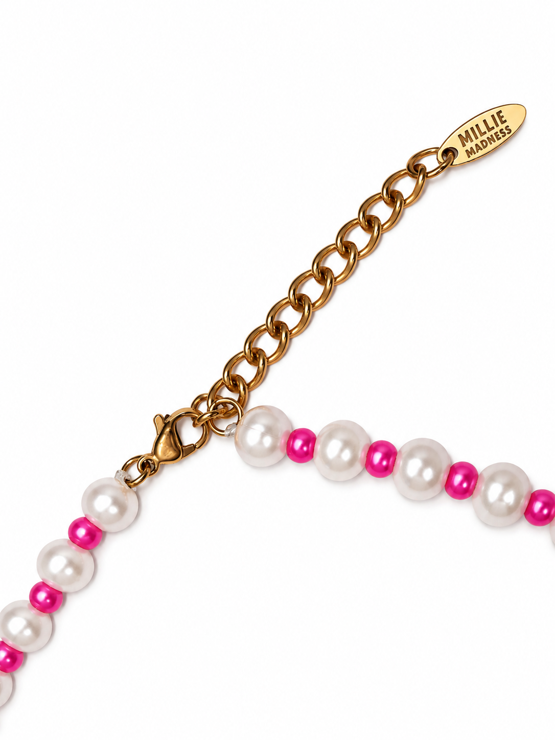 DELULU NECKLACE